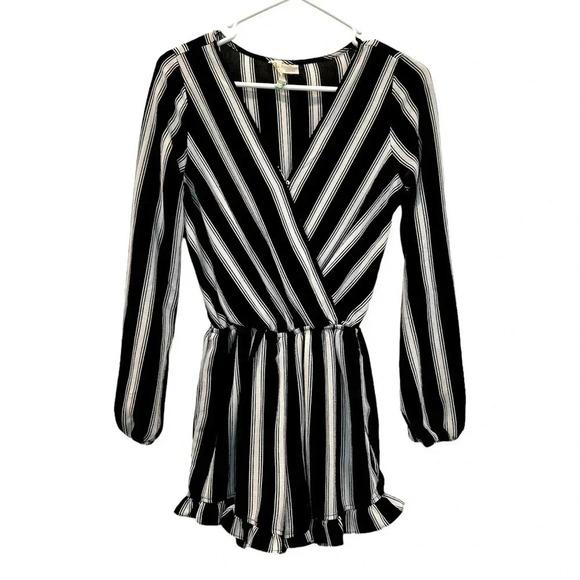 MIMI CHICA Woman Black/Wht striped Romper - Picture 1 of 8